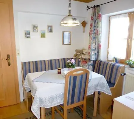 In Mit Grossem Garten Apartment *